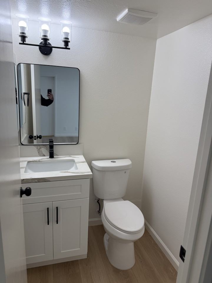 1024 W Atkins Ave #C - Photo 7 of 12