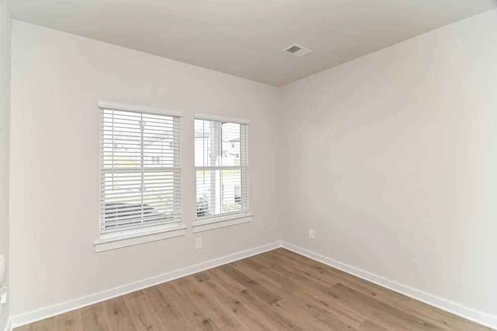 1318 Bluffton Cir #NA - Photo 2 of 11