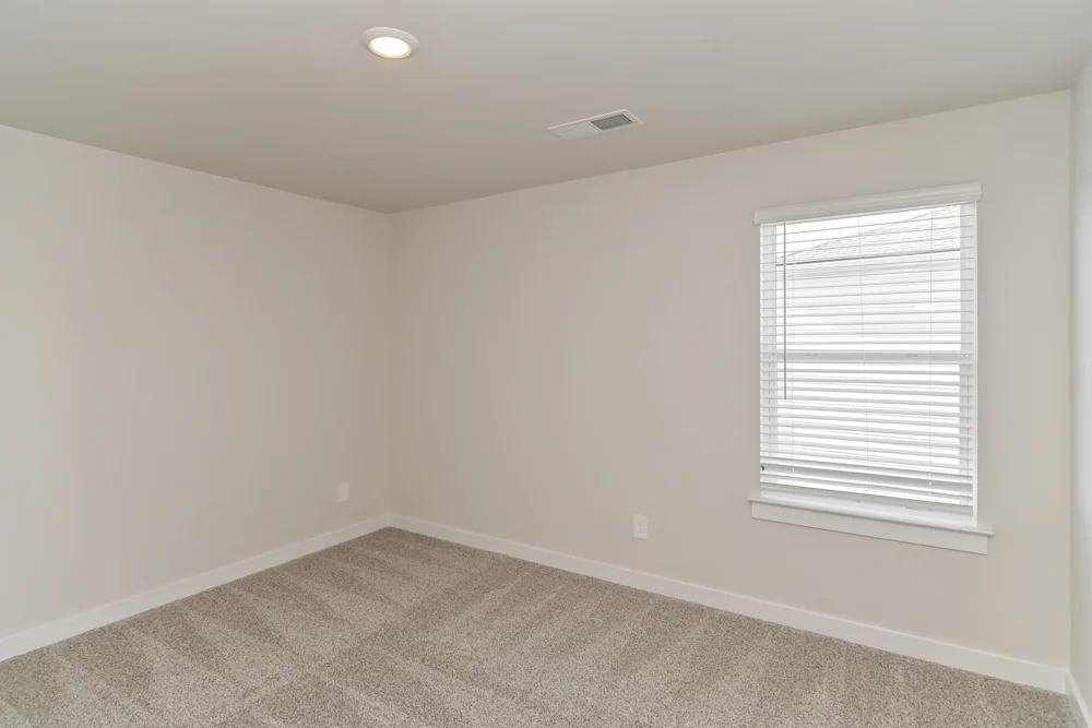 1318 Bluffton Cir #NA - Photo 3 of 11