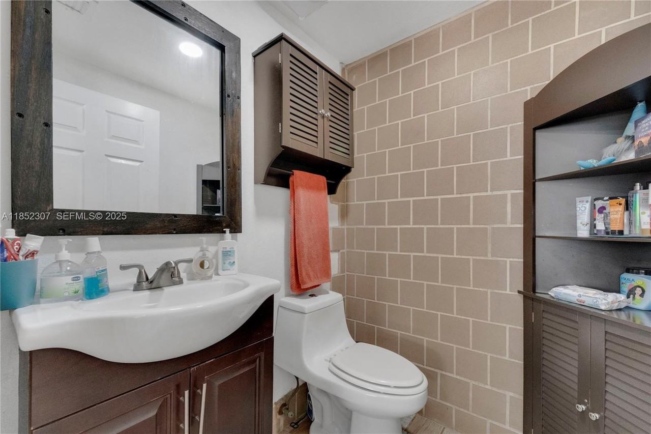 10975 Southwest 246th Street - Photo 7 of 62