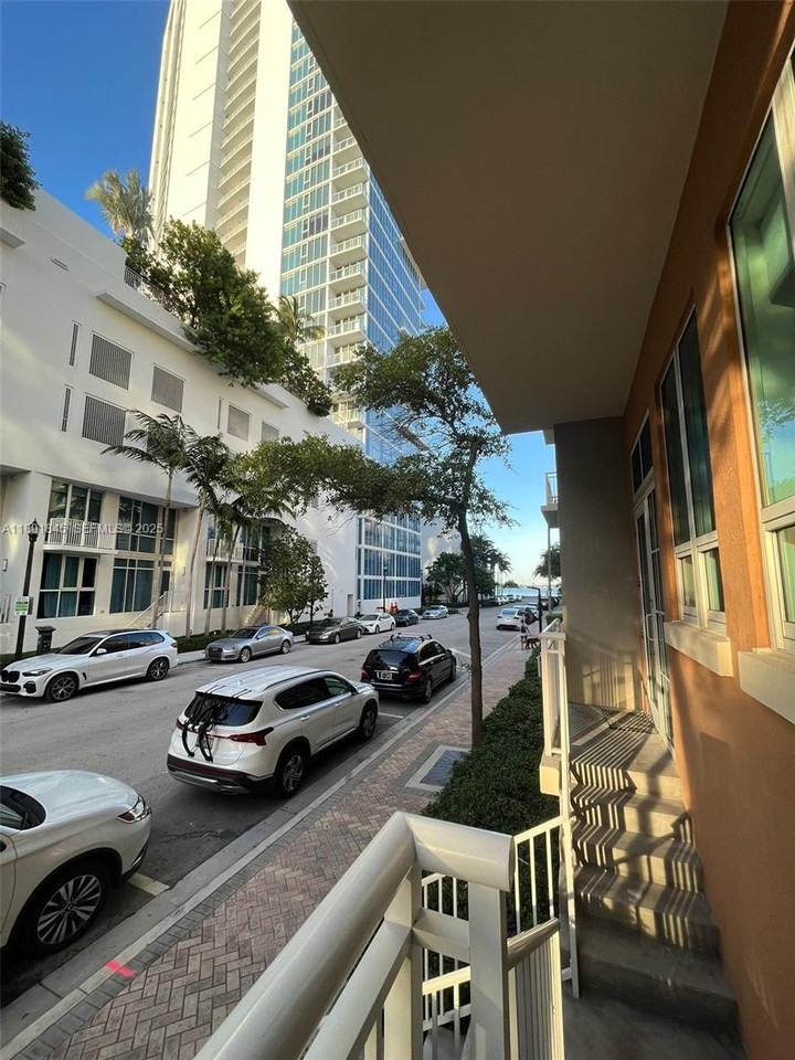 2001 South Biscayne Boulevard #2106 - Photo 2 of 14