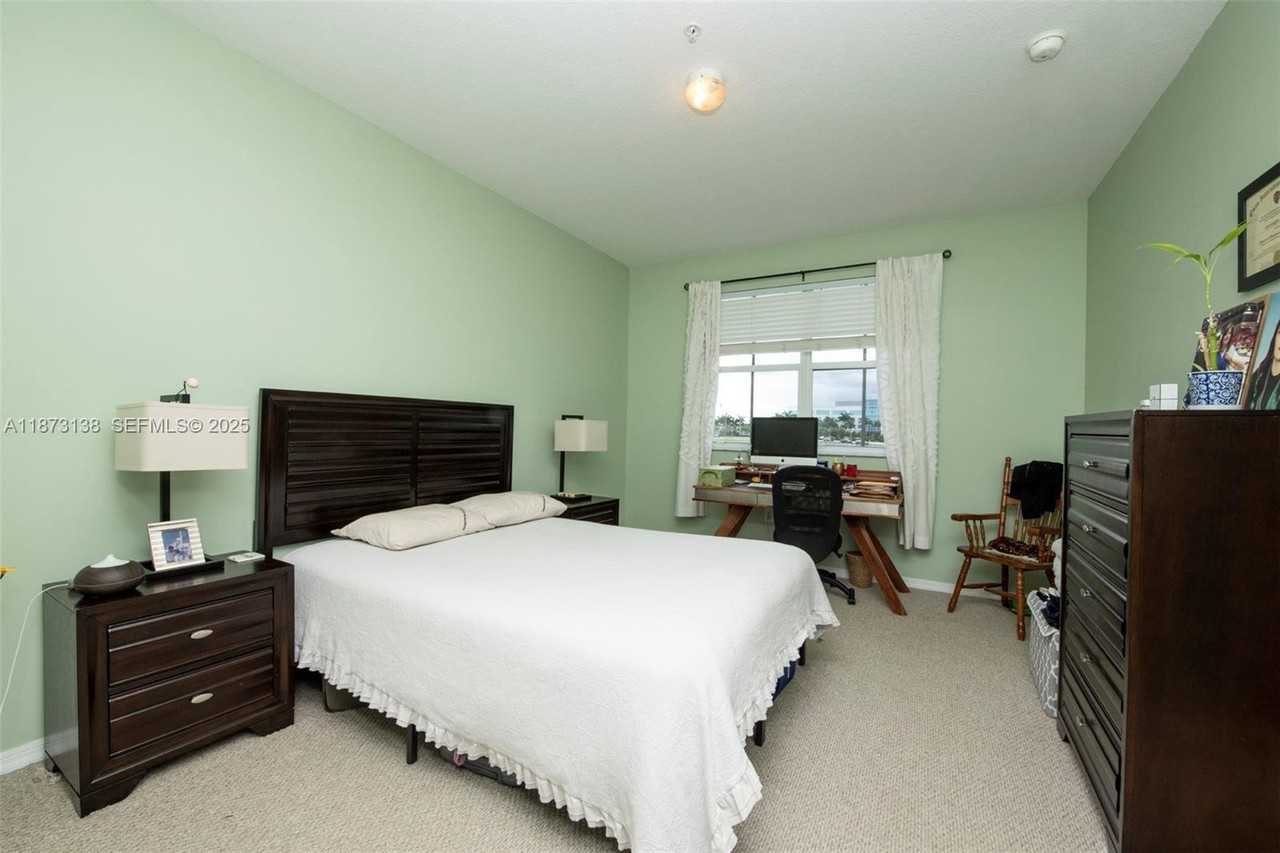 814 Southwest 143rd Terrace #208 - Photo 7 of 32