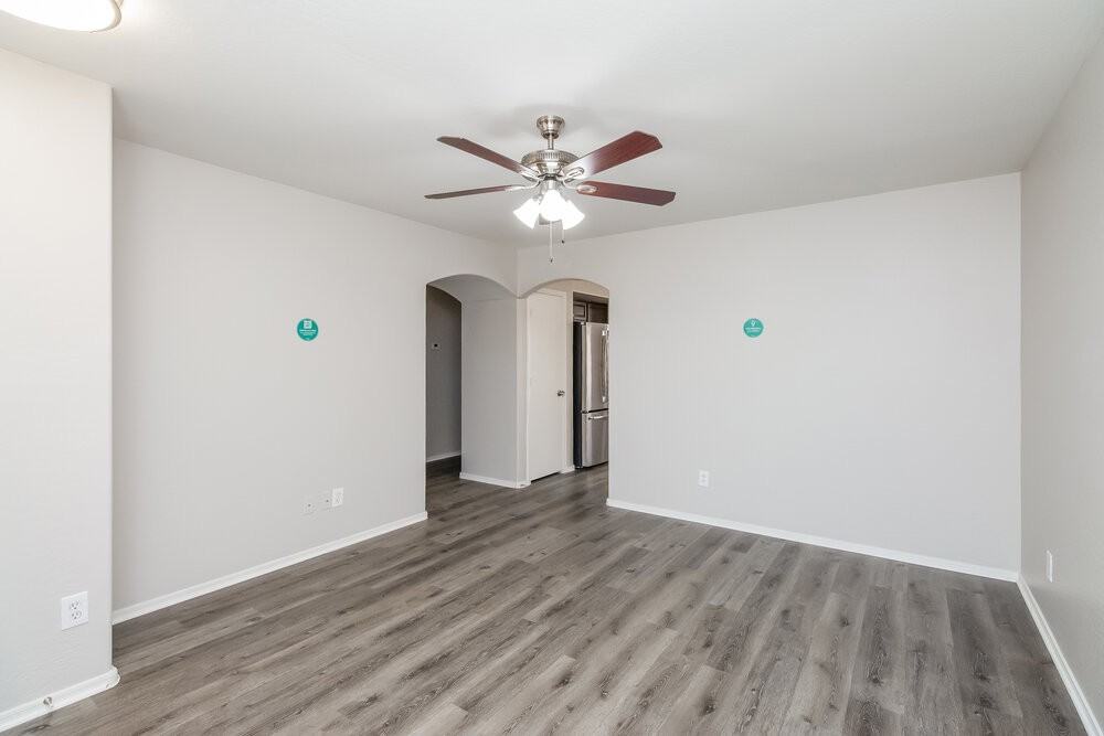 11834 W Sunnyside Dr - Photo 4 of 16