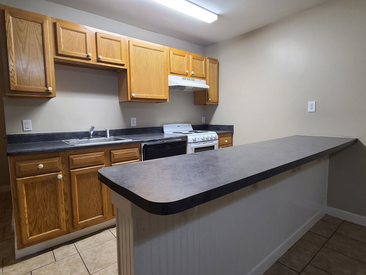 1910 Ree Rd #1910 - Photo 2 of 10