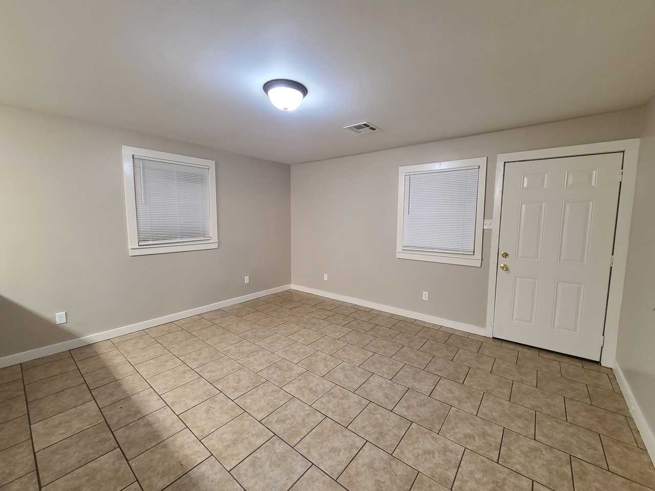 1910 Ree Rd #1910 - Photo 4 of 10