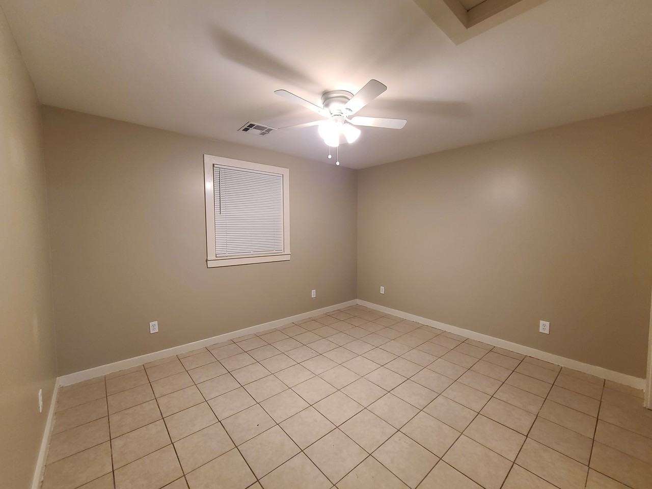 1910 Ree Rd #1910 - Photo 5 of 10