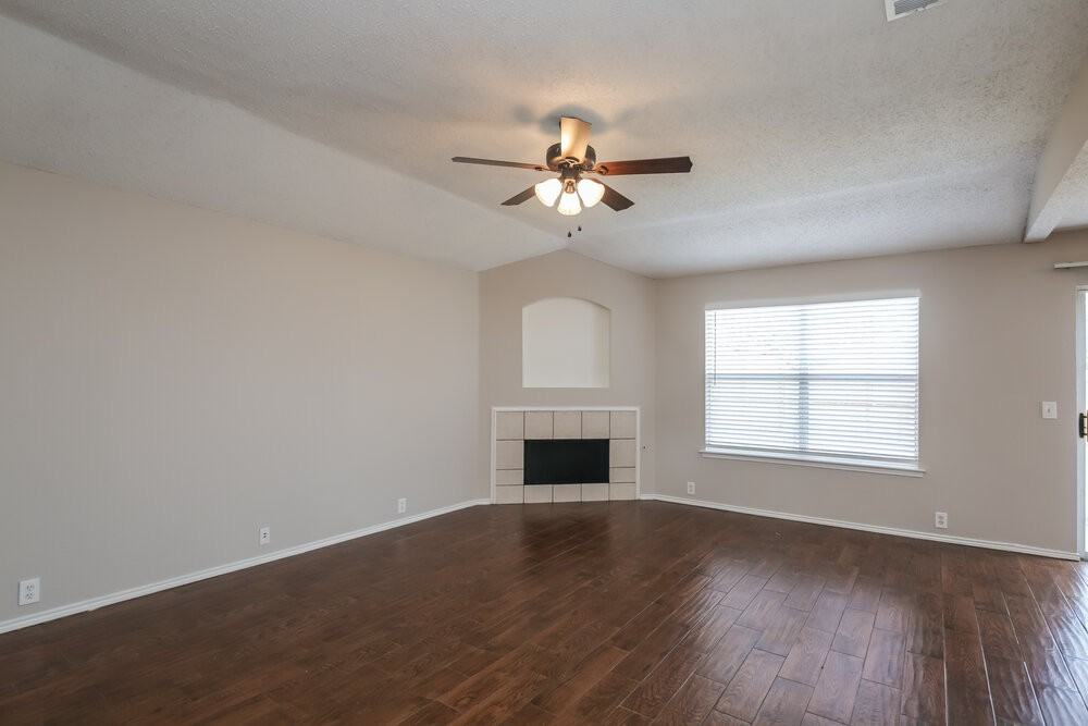 100 Walnut Dr - Photo 3 of 16