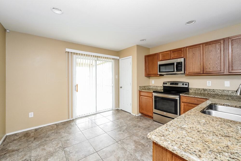 10564 Flagstaff Run - Photo 7 of 16