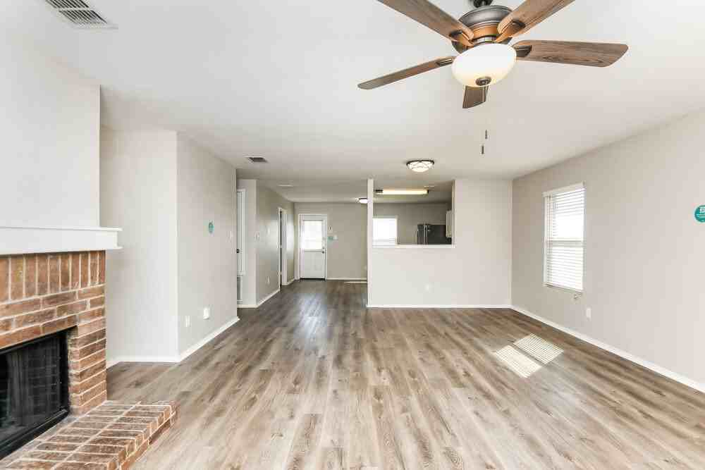 1433 Lauren Dr - Photo 5 of 16