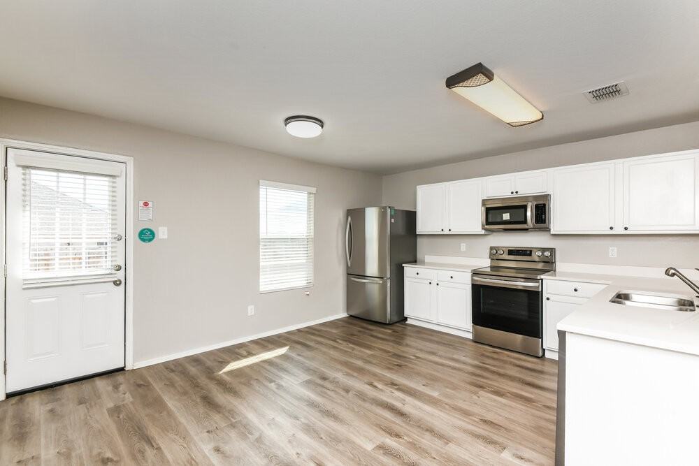 1433 Lauren Dr - Photo 7 of 16