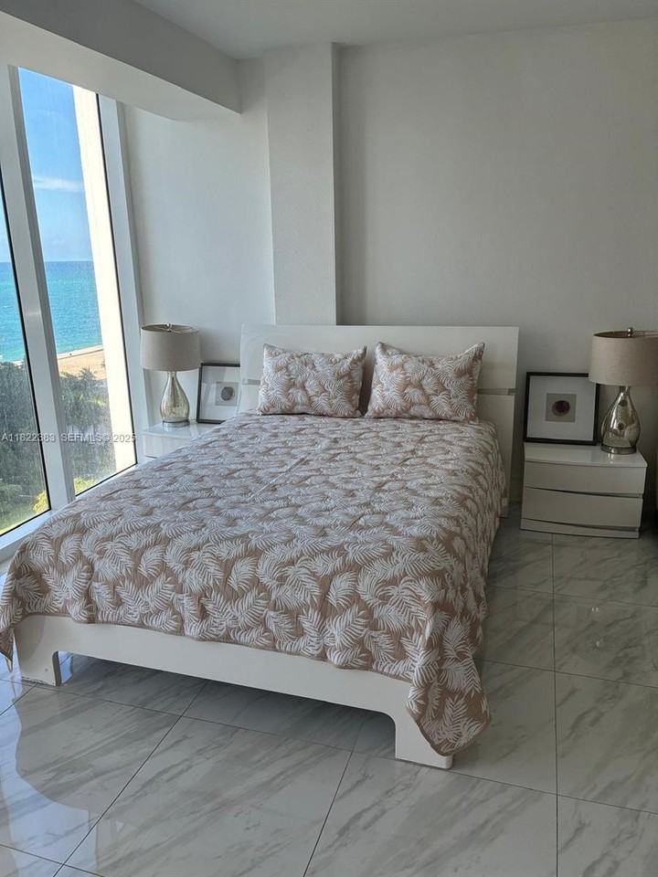 10275 Collins Avenue #1004 - Photo 6 of 36