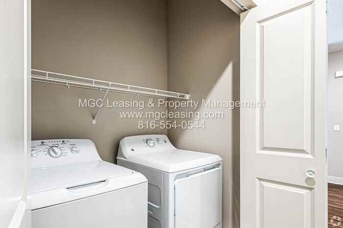 5731 Ne 80th Ter #1A - Photo 7 of 16