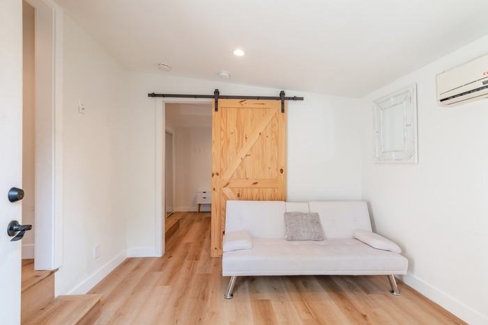 18332 Delano St #3 - Photo 3 of 17