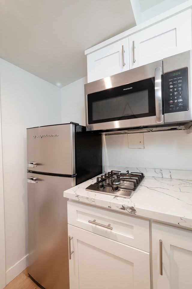 18332 Delano St #3 - Photo 6 of 17