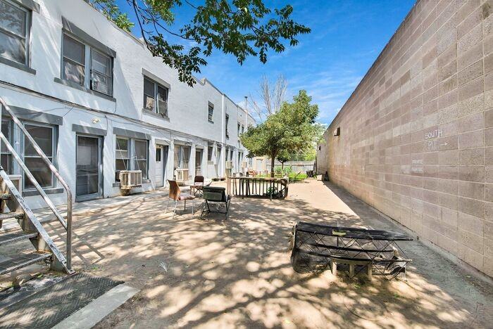 529 Colorado Ave #205 - Photo 3 of 8