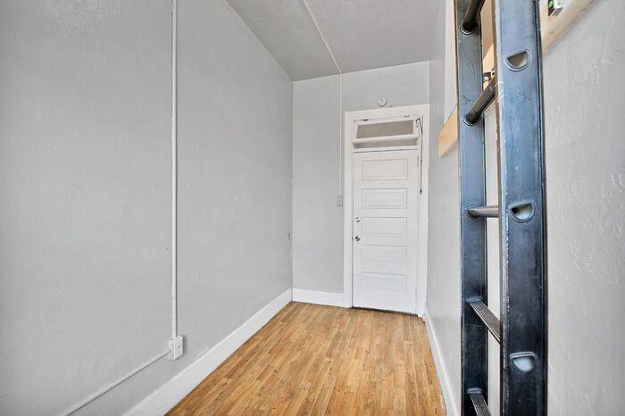 529 Colorado Ave #205 - Photo 7 of 8