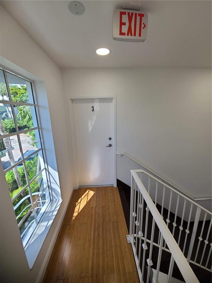 825 Michigan Avenue #3 - Photo 4 of 45