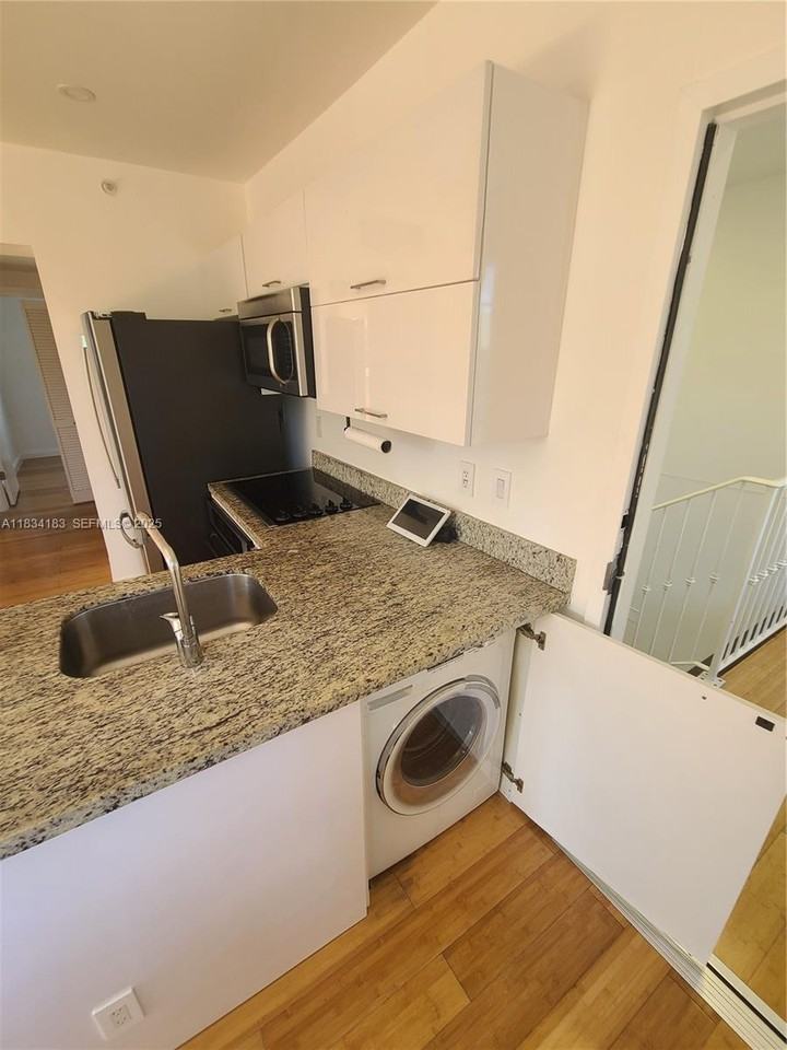 825 Michigan Avenue #3 - Photo 7 of 45