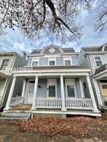 featured image of 1304 Oakwood Ave