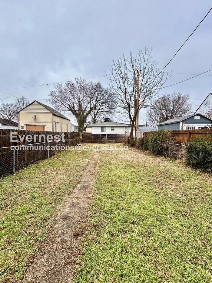 1304 Oakwood Ave - Photo 2 of 24