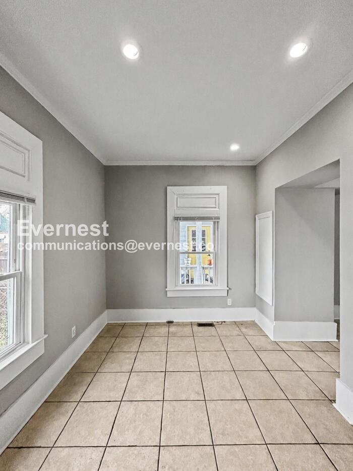 1304 Oakwood Ave - Photo 6 of 24