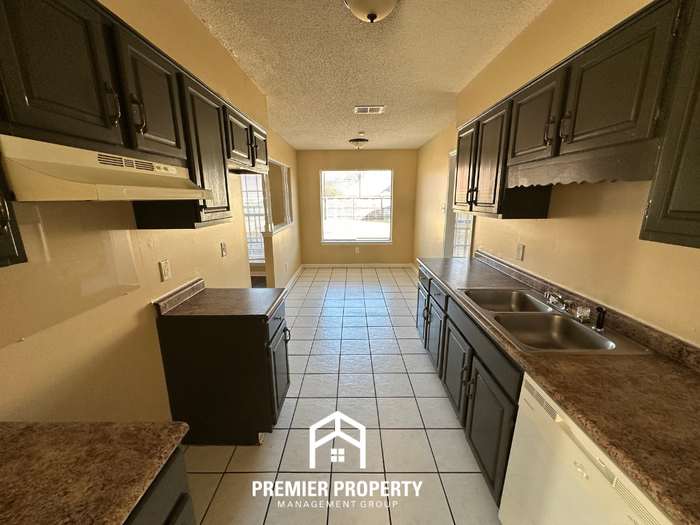 6752 Valley Bend Dr - Photo 5 of 24