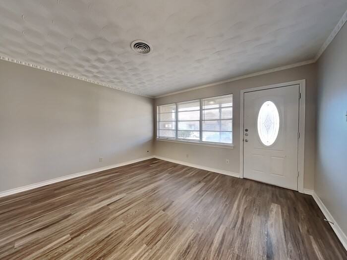 206 Valencia Dr - Photo 5 of 24