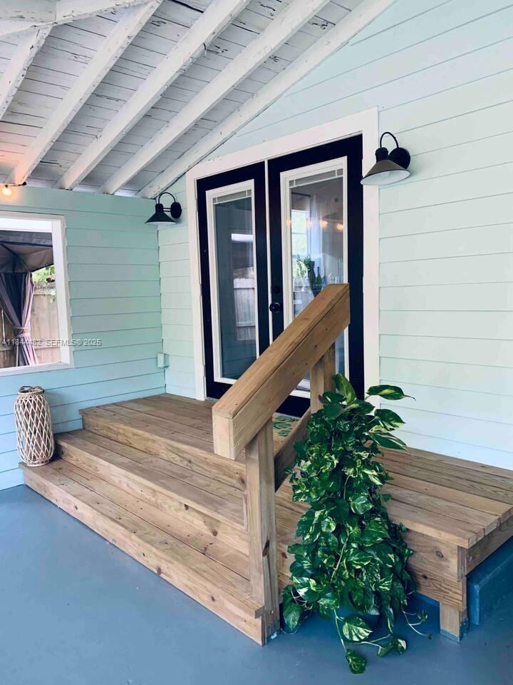 328 Southwest 12th Avenue - Photo 3 of 13