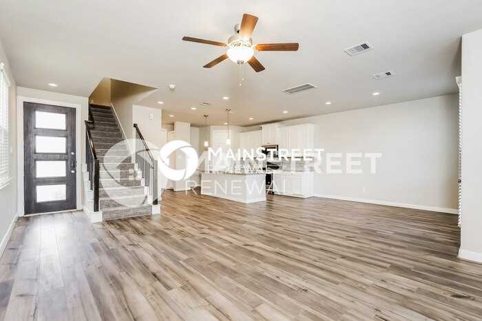 9826 Rugged Oaks Dr - Photo 5 of 17