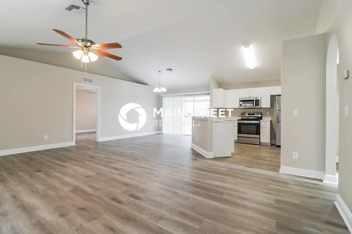 3709 15th St W - Photo 4 of 16