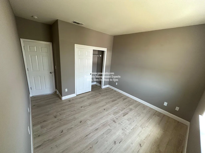 10942 Sea Hawk Ct - Photo 3 of 13