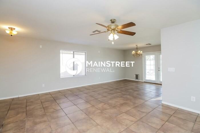 8921 E Butternut Ave - Photo 3 of 16