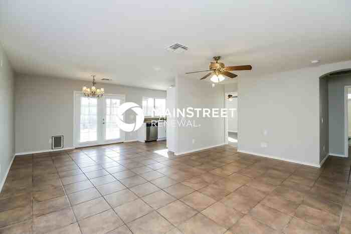 8921 E Butternut Ave - Photo 4 of 16