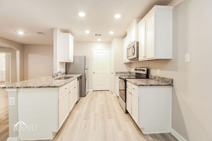 10462 Sweetwater Creek Dr - Photo 4 of 19