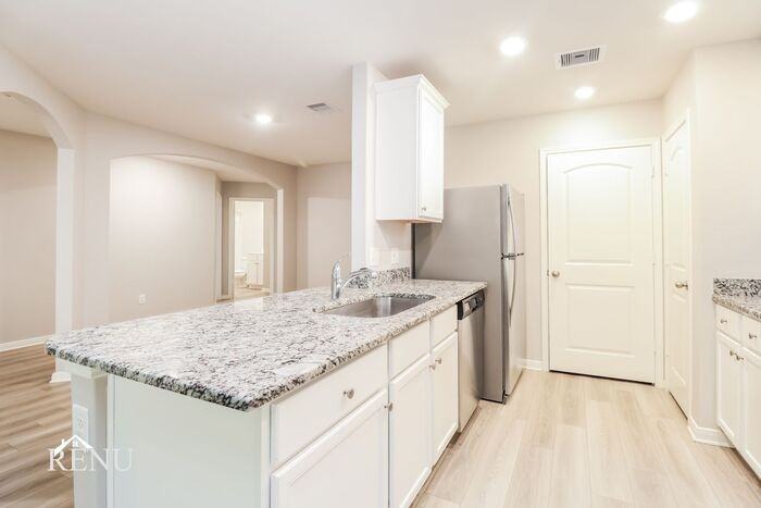 10462 Sweetwater Creek Dr - Photo 5 of 19