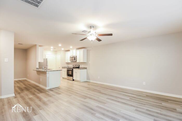 10462 Sweetwater Creek Dr - Photo 7 of 19