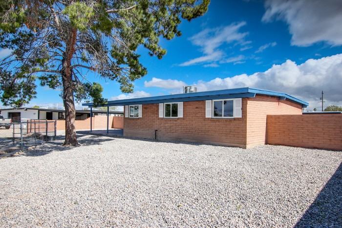 7261 S Teri Pl - Photo 2 of 41