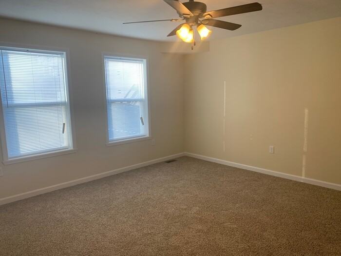 2748 Noel Ln - Photo 3 of 8