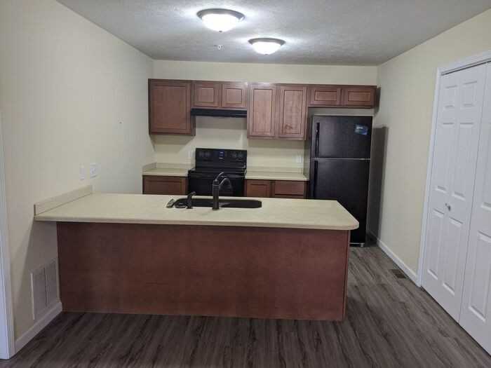 2748 Noel Ln - Photo 4 of 8