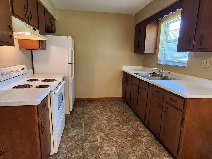 4150 E 73rd 1/2 Ave - Photo 3 of 8