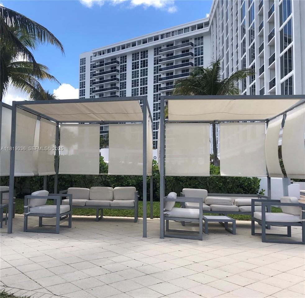 10275 Collins Avenue #1405 - Photo 4 of 4