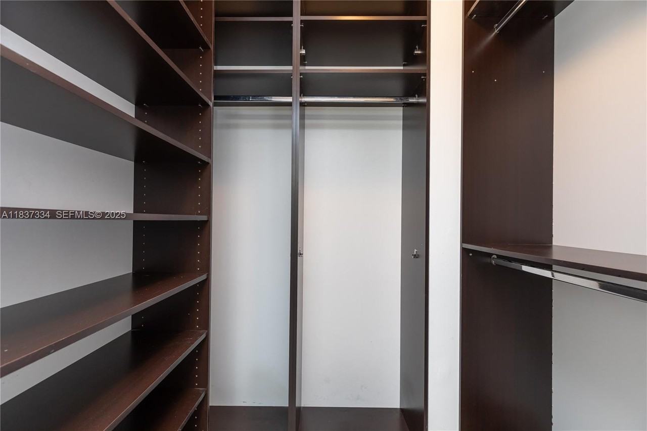 1901 Brickell Court - Photo 3 of 4