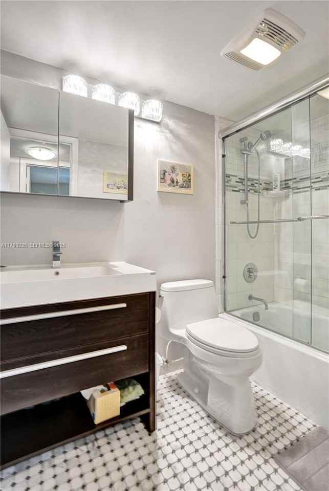 400 South Hollybrook Drive #303 - Photo 3 of 47