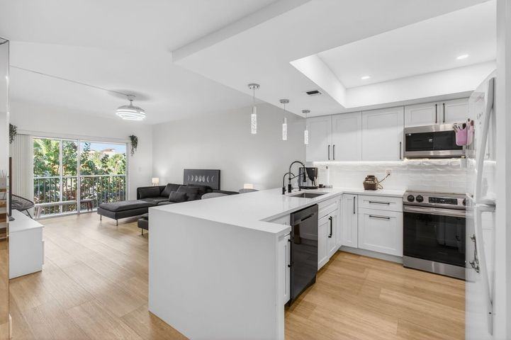 50 Southwest 3rd Avenue - Photo 4 of 9