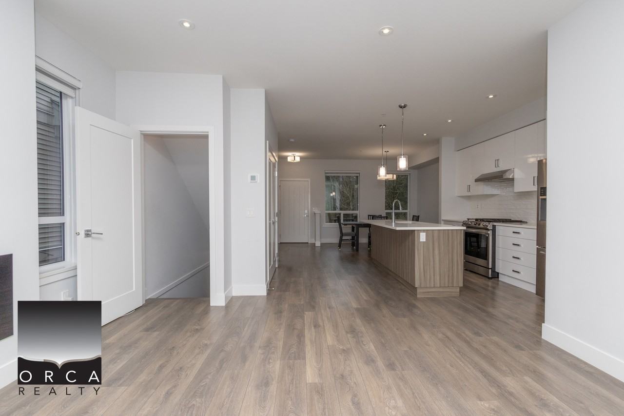 7816 204 St - Photo 2 of 26