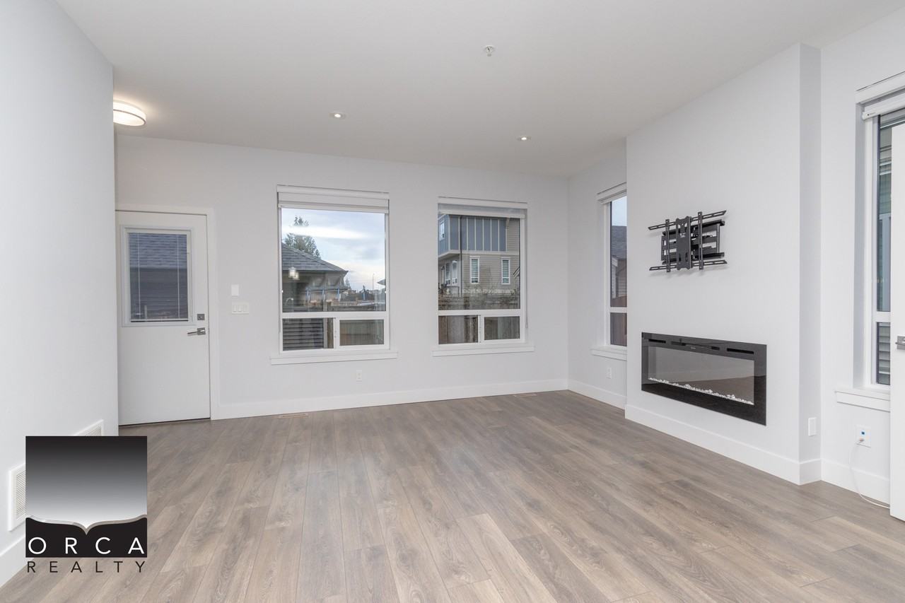 7816 204 St - Photo 4 of 26