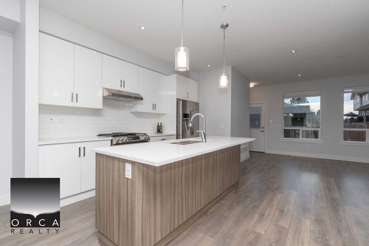 7816 204 St - Photo 6 of 26