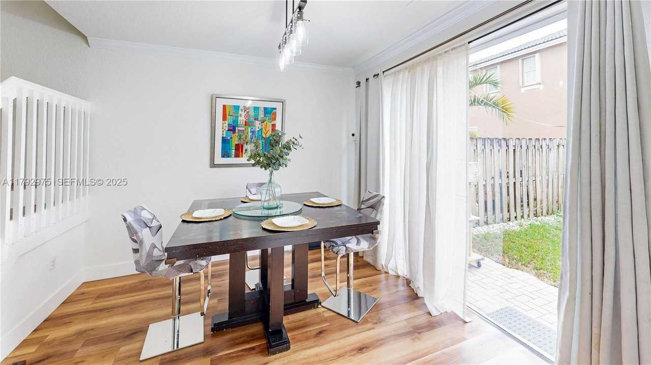 11866 Southwest 152nd Place - Photo 5 of 41