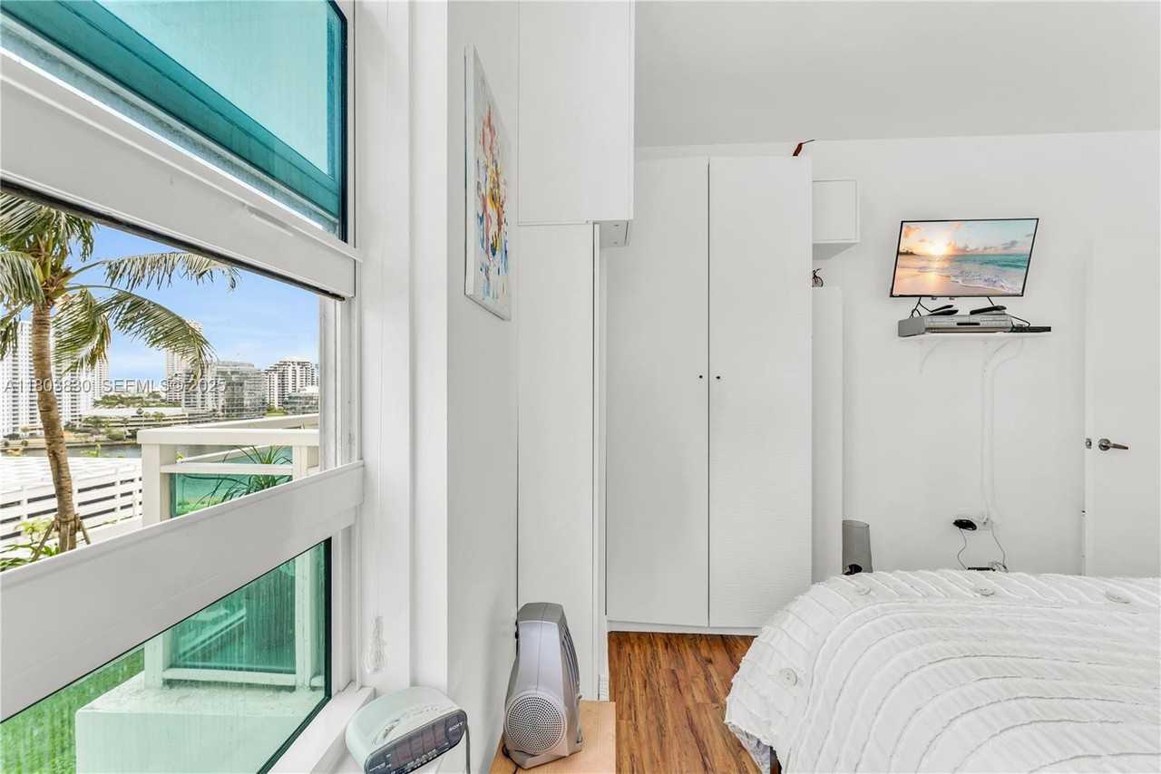 950 Brickell Bay Drive #1108 - Photo 3 of 20