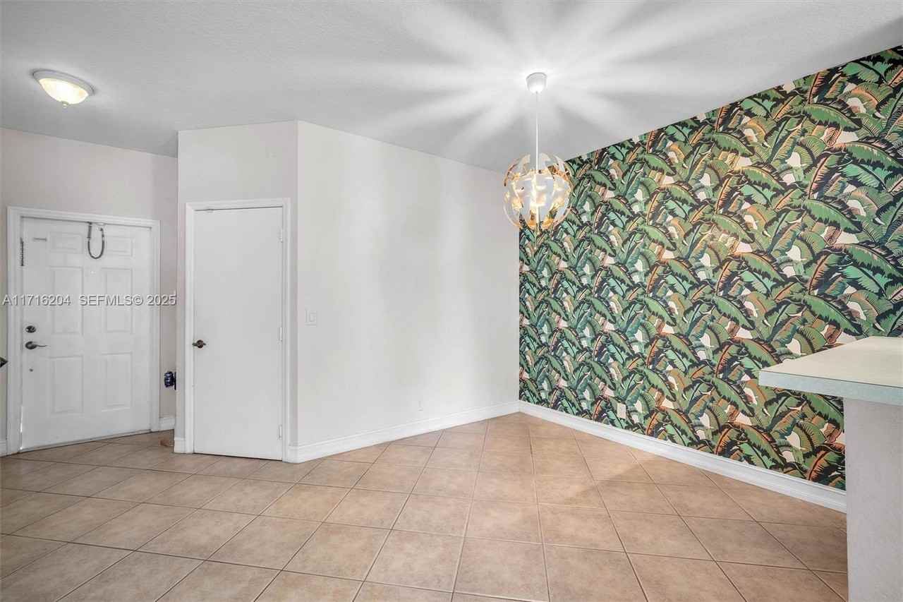 3981 Northwest 90th Way - Photo 5 of 38